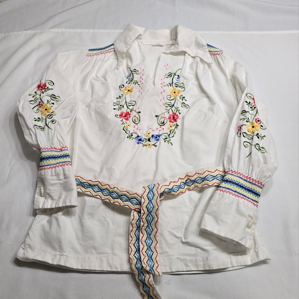 Vintage 70's Gisela Floral Embroidered Hippie Boho Shirt Bell Sleeve Blouse